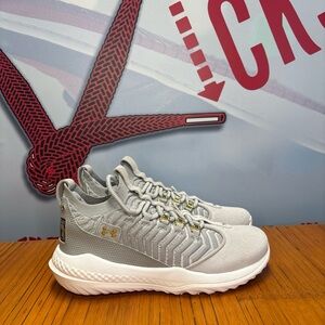 Under Armour Harper 9 Turf Baseball Shoes “Grey White” (3027443-100) Men’s 8 NEW